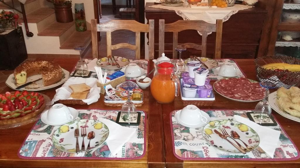 B&B Podere Rivoltino Di Sopra Volterra Buitenkant foto